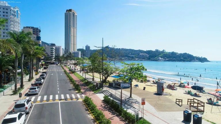 Imagem Apartamento 4 Dormitórios(4 S), 180m2 - Centro - Itapema/SC