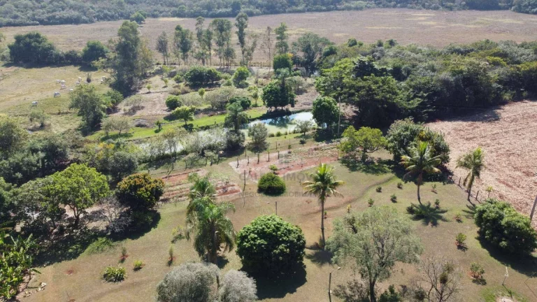 Imagem Chácara com 4 dormitórios à venda, 16100 m² por R$ 850.000,00 - Bairro Guarapó - Tatuí/SP