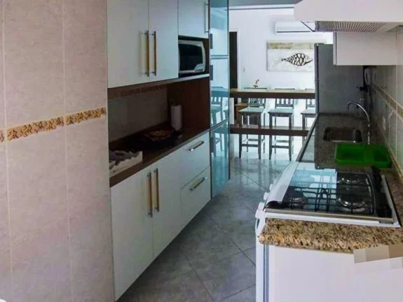 Imagem Enseada - Cobertura duplex - 03 suítes - Piscina e churrasqueira.