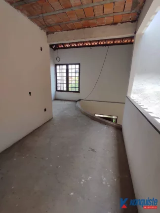 Imagem VENDO CASA DE 7/4 SENDO TRÊS COM SUÍTE NA CIDADE NOVA