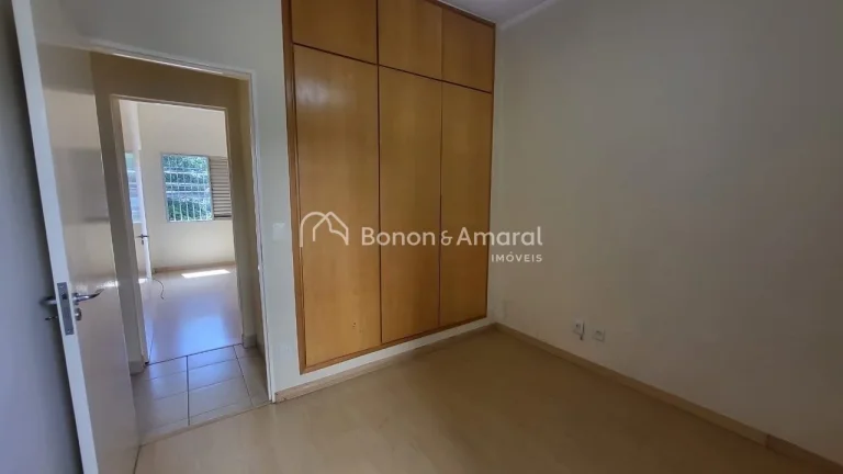 Imagem Excelente oportunidade em uma das regiões mais desejadas! Imóvel espaçoso com 3 dormitórios, sal...