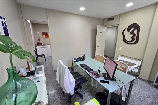 Imagem Conjunto de 3 salas comerciais com 82m2 COM VAGA em Botafogo