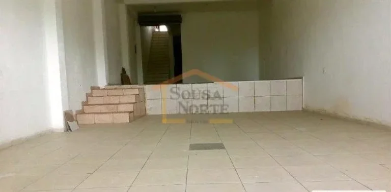 Imagem Salão comercial com 2 banheiros e 180m², no térreo.
Prédio com subsolo e 1º andar que estão lo...