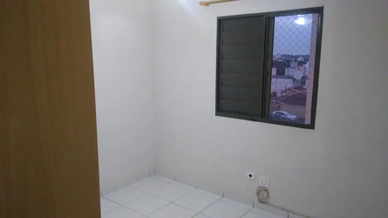 Imagem Ótimo apartamento na área central próximo ao Sesc, com 2 quartos sendo 1 com armário embutido, s...