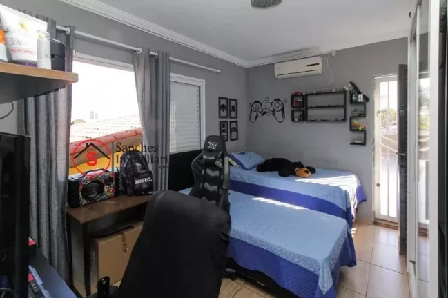 Imagem OPORTUNIDADE. SOBRADO A VENDA NA VILA BELA, PRÓXIMO A SÃO CAETANO COM 4 DORMITÓRIOS E 3 SUÍTES. PISCINA E ÁREA GOURMET COM CHURRASQUEIRA.