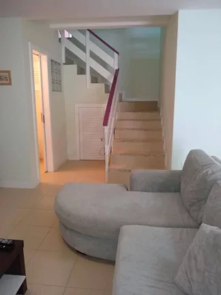 Imagem Casa 5 dormitórios à 170 metros da Praia em Canasvieiras
