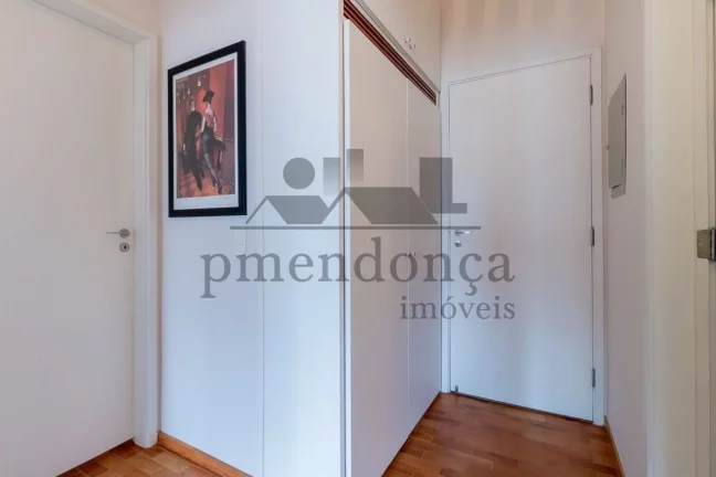 Imagem Apartamento reformado na Haddock Lobo, 3 quartos (1suíte) e 1 vaga.