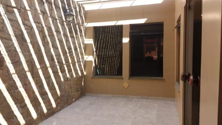 Imagem CASA A VENDA PARA USO OU DEMOLIÇÃO NO BAIRRO CAMPESTRE COM EDÍCULA - SANTO ANDRÉ