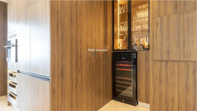 Imagem Apartamento de alto padrão à Venda na Vila Nova Conceição de 225m²