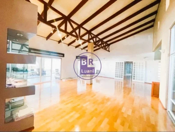 Imagem Linda casa alto padrão com ótima localização.
