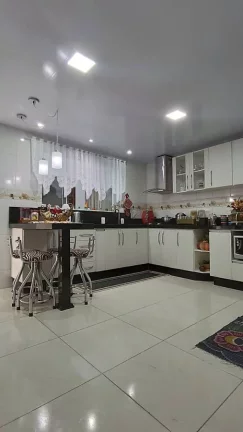 Imagem CASA DE ESQUINA COM 3 QUARTOS NO ITAUM