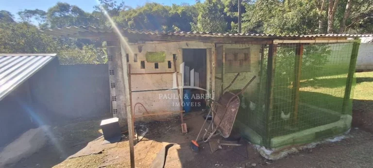 Imagem Chácara com 4 Quartos, 2 Banheiros, Área para Churrasco Grande, Piscina, Lago com Peixes, Estacionamento para 25 carros, Córrego nos fundos, espaço para fazer campo, no Rio Grande da Serra-SP
