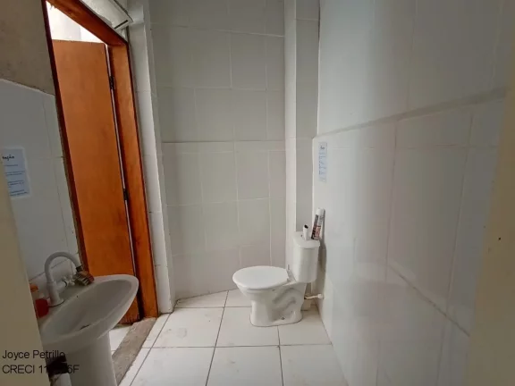 Imagem Oportunidade única de locação de um espaçoso salão comercial no centro de Peruíbe!