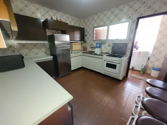 Imagem APARTAMENTO AMPLO COM 3 DORMITÓRIOS, SENDO 1 SUÍTE, AMPLO TERRAÇO, PRÉDIO COM PISCINA E CHURRAQUERIRA, 3 QUADRAS DA PRAIA DAS PITANGUEIRAS