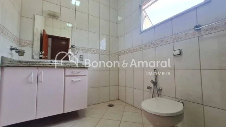Imagem Lindo e espaÃ§oso sobrado com uma Ã¡rea total construÃ­da de 414 mÂ² em um terreno de 623mÂ², esse Ã...
