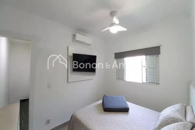 Imagem Casa isolada com 3 dorms , 1 suíte, sala e cozinha planejada. Ambientes com ar-condicionado e área...