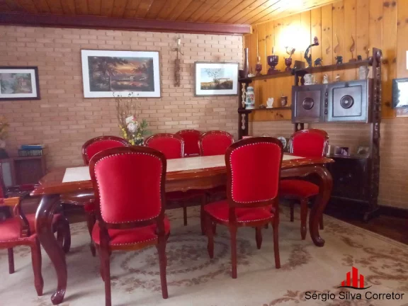 Imagem Casa Com 06 Dormitórios a Venda, Por R$ 850.000,00 na Região de Abernéssia.
