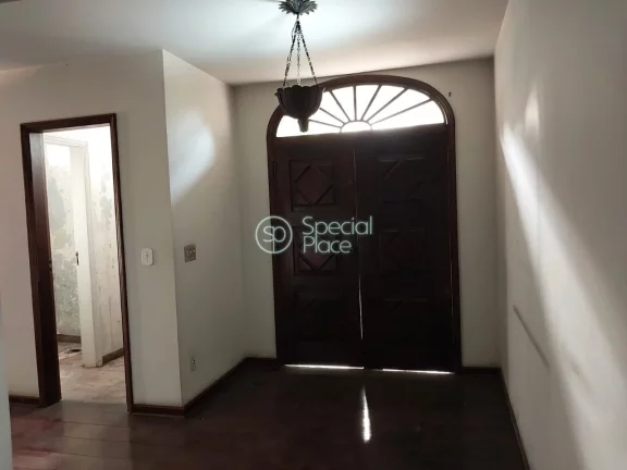 Imagem MARAVILHOSA CASA PARA REFORMA CIDADE JARDIM *380M2 AREA UTIL *520M2 TERRENO *04 QUARTOS SENDO 1 SUIT...