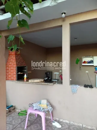 Imagem Sobrado na Zona Oeste de Londrina com 3 quartos (1 suíte), sala, cozinha, banheiro, lavanderia coberta, garagem, 221m² de terreno e 100m² construídos