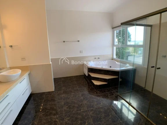 Imagem Excelente casa para locação, ideal para quem busca espaço, conforto e sofisticação. O imóvel c...