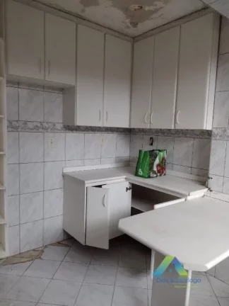 Imagem Sobrado com 200 metros construídos, 2 dormitórios, 4 vagas quintal excelente localização e valor !