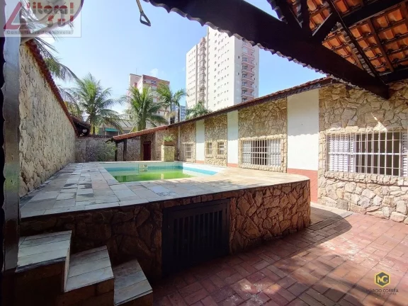 Imagem Imperdível Casa para Locação na Aviação, Praia Grande-SP: 3 Quartos, 3 Suítes, 1 Sala, 5 Banheiros e 5 Vagas de Garagem!