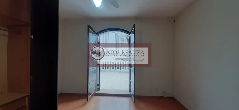 Imagem Este incrível sobrado de 102m² de área útil está localizado em Socorro - São Paulo e é a escolha perfeita para quem busca conforto e praticidade. Com dois dormitórios e dois banheiros, este imóvel é ideal para casais e pequenas famílias que buscam um lar 