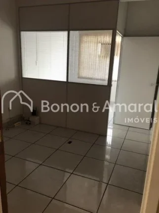 Imagem Sala comercial à venda no Edifício Catedral, ideal para quem busca um espaço funcional e bem loca...