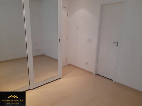 Imagem Apartamento na Pompeia com 2 dormitórios (1 suíte) e 2 vagas, próximo ao Sesc Pompeia. Edifício com portaria 24h e lazer