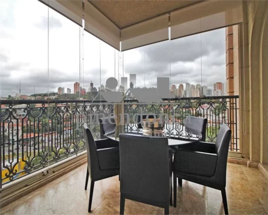 Imagem Apartamento com 700m² em prédio Nobre de Higienópolis.