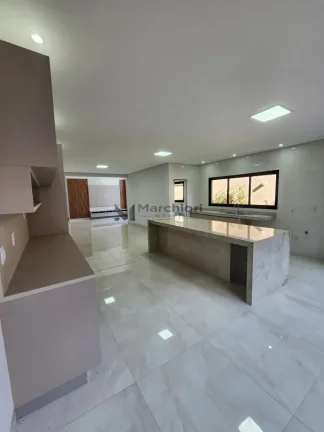 Imagem Casa Térrea Alto Padrão no Portal do Sol Golfe Clube Goiânia
