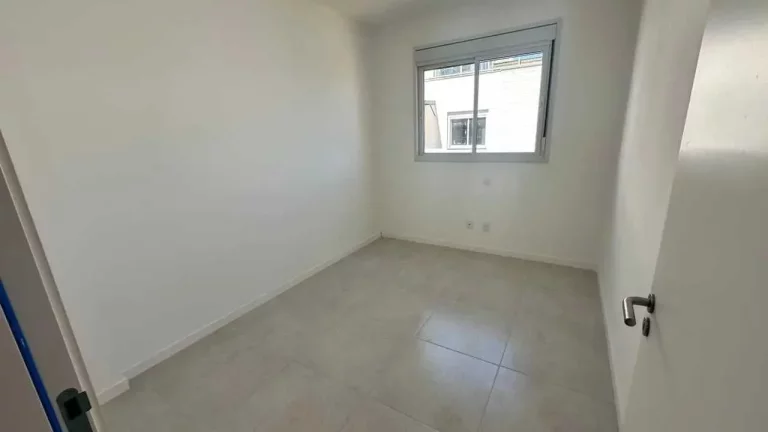 Imagem Apartamento com 3 dormitórios sendo 1 suíte e 2 vagas - Campeche, Florianópolis/SC