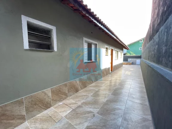 Imagem Casa com Piscina na Praia de Itanhaém, R$ 298mil