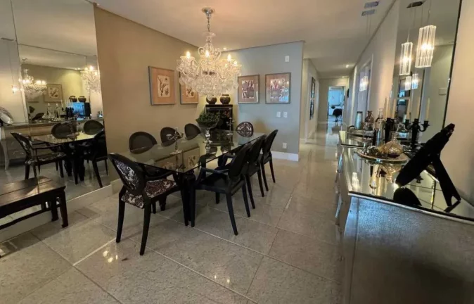 Imagem Apartamento mobiliado com 4 suítes e 4 vagas de garagem na Av. Atlântica em Balneário Camboriú