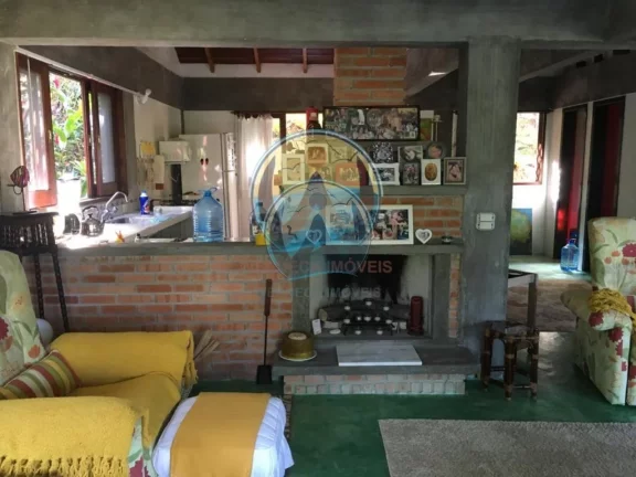 Casa de Luxo à Venda em Ubatuba-SP, Bairro Promirim: 4 Quartos, 4 Suítes, 2 Salas, 5 Banheiros, 290m². Venha Conferir!