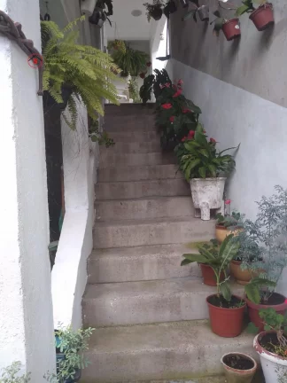 Imagem SOBRADO 108m Construída 208m Terreno 02 imóveis na mesma escritura Casa 01 01 Varanda 02 Dormt sendo 01 suíte 01 Salas de TV Estar Jantar 01 Cozi