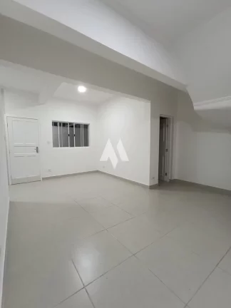 Imagem Sobrado com 3 Quartos e 2 banheiros à Venda, 98 m² por R$ 660.000