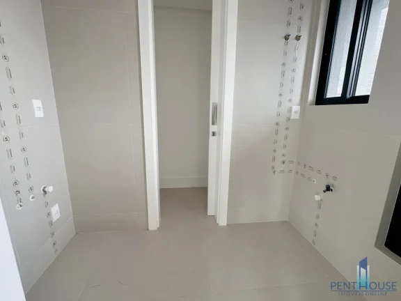 Imagem Apartamento Zona Central para Venda em Balneário Camboriú, CENTRO, 4 dormitórios, 2 suítes, 4 banheiros, 3 vagas
