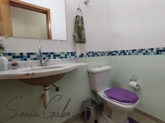 Imagem Casa de alto padrão à venda em condomínio exclusivo de Valinhos-SP, 3 quartos, 3 suítes, 2 salas, 3 banheiros, 4 vagas, 198m². Imagem Casa de alto padrão à venda em condomínio exclusivo de Valinhos-SP, 3 quartos, 3 suítes, 2 salas, 3 banheiros, 4 vagas, 198m².