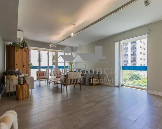 Imagem Lindo apartamento reformado em Higienópolis com 200m²
