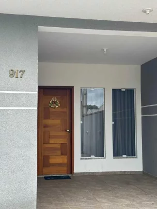 Imagem Casa com 3 dormitórios sendo 1 suíte e 2 vagas de garagem em Itapoá