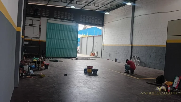 Imagem IMÓVEL COMERCIAL PRONTO PARA OPERAÇÃO | JARDIM LIMOEIRO - CAMAÇARI | 212m² | PÉ-DIREITO ELEVADO | ESTACIONAMENTO