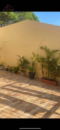 Imagem Belíssima casa térrea com piscina - 3 dorms. 160m².