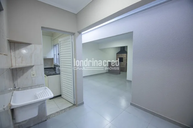 Imagem Excelente Sobrado Geminado à Venda na Parte Alta do Bairro: 4 Dormitórios, Espaço Gourmet, Suíte no Térreo, Garagem para 2 Carros e Localização Privilegiada!