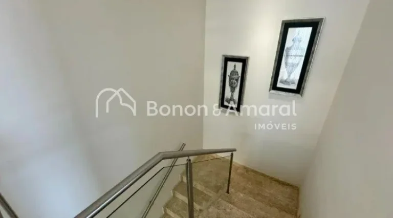 Imagem Campinas, próxima ao Alphaville. Com 340m² de área construída, esta casa oferece uma combinaçã...