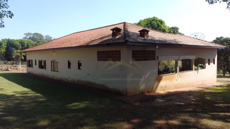 Imagem Chácara com 4 dormitórios à venda, 16100 m² por R$ 850.000,00 - Bairro Guarapó - Tatuí/SP