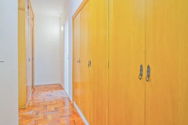 Imagem Apartamento 134M² Reformado, 3Q, 1 Suíte, 2 Banheiros, 1 Vaga, Banheira.