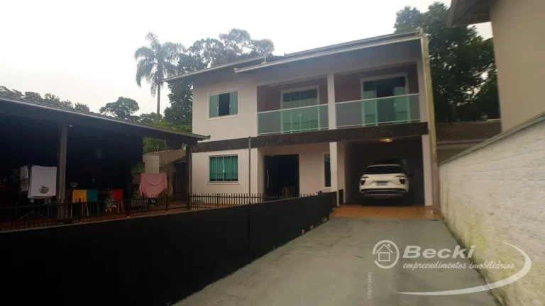 Imagem Sobrado negociável no bairro Santa Catarina - Joinville