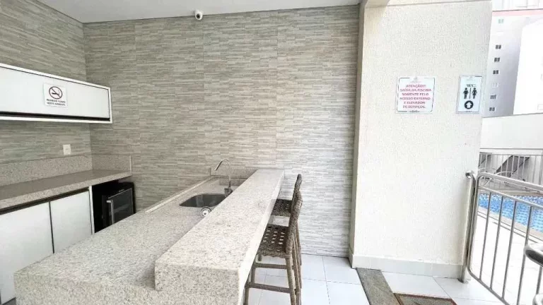 Imagem Apartamento mobiliado de alto padrão com 4 dormitórios e 3 vagas no Centro de Balneário Camboriú