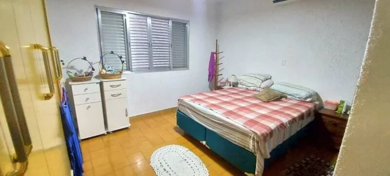 Imagem CASA NO CENTRO, PROXIMO A MATERNIDADE, EXCELENTE PARA CLÍNICA
